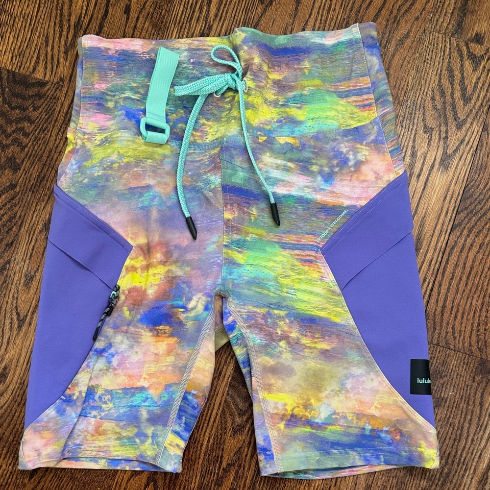lululemon athletica women’s  Colorful Tie-Dye Shorts